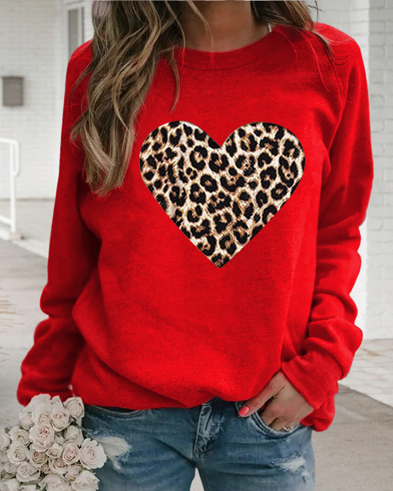 Lenka - Elegant sweatshirt met luipaard hartprint