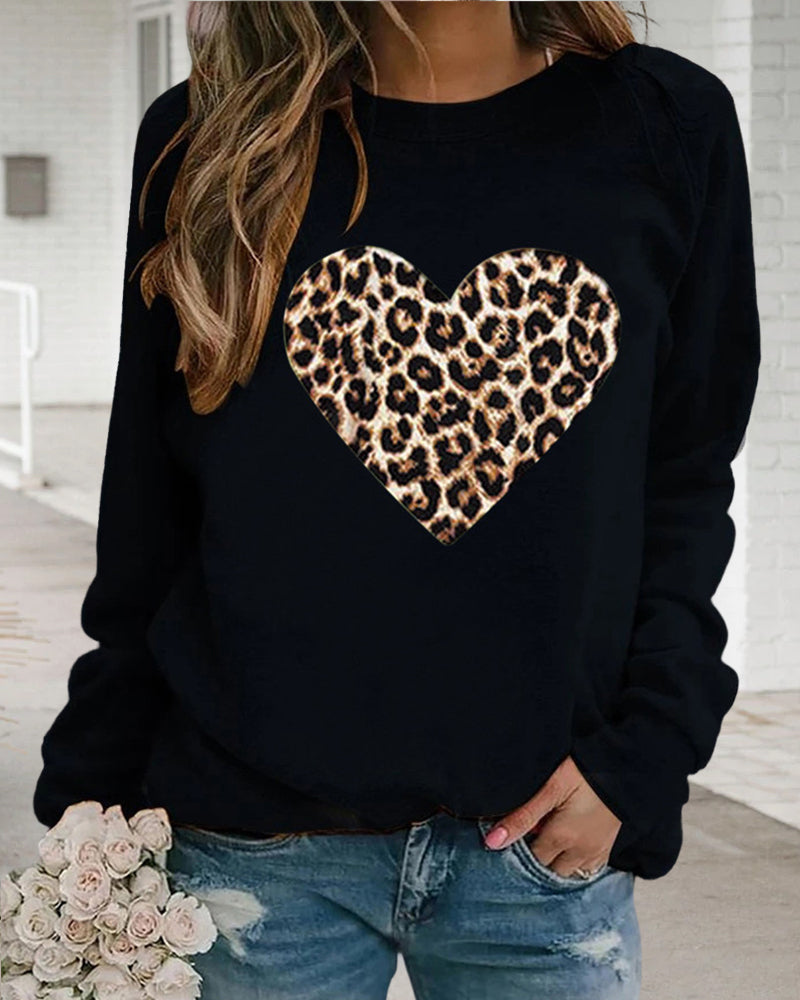 Lenka - Elegant sweatshirt met luipaard hartprint