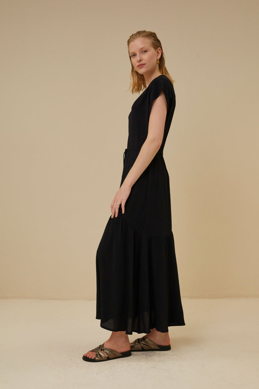 viona viscose dress | jet black
