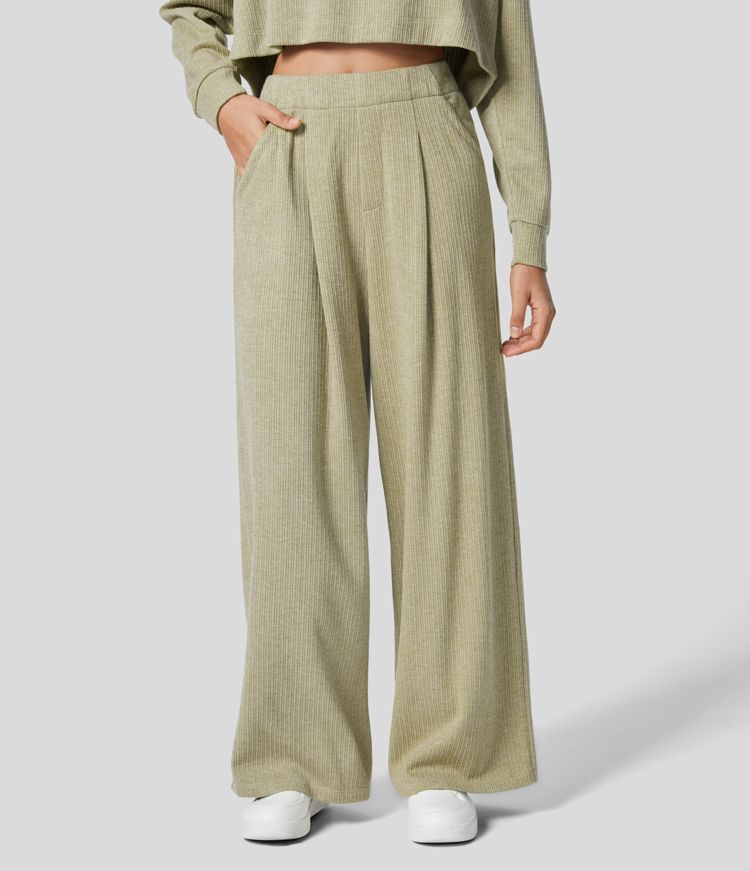 Geplooide vrijetijdsbroek met een hoge tailleband, zijzakken en breedbeen